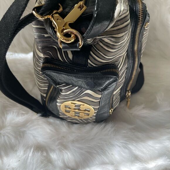 - Tory Burch Nylon Zebra prints & black leather Weekender bag with shoul… - Picture 3 of 15